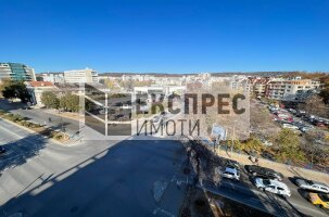 Обзаведен Тристаен апартамент, Окръжна болница