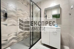 Обзаведен Тристаен апартамент, Окръжна болница