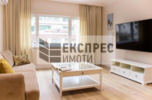 Neu, Möbliert, Luxuriös 2 Schlafzimmer Wohnung, Red Square