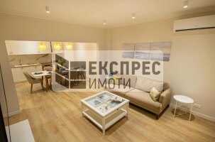 Neu, Möbliert, Luxuriös 2 Schlafzimmer Wohnung, Red Square