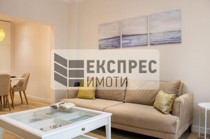 Neu, Möbliert, Luxuriös 2 Schlafzimmer Wohnung, Red Square