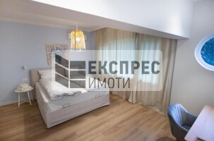 Neu, Möbliert, Luxuriös 2 Schlafzimmer Wohnung, Red Square