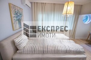 Neu, Möbliert, Luxuriös 2 Schlafzimmer Wohnung, Red Square