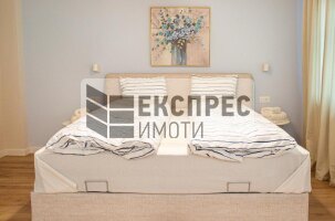 Neu, Möbliert, Luxuriös 2 Schlafzimmer Wohnung, Red Square