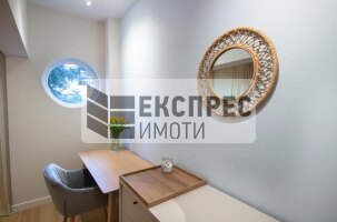 Neu, Möbliert, Luxuriös 2 Schlafzimmer Wohnung, Red Square