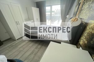 Обзаведен Тристаен апартамент, Окръжна болница