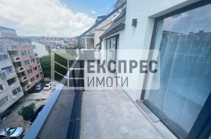 Обзаведен Тристаен апартамент, Окръжна болница
