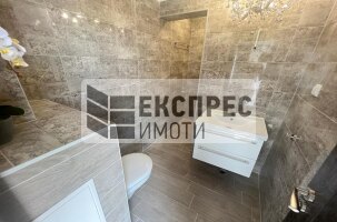 Обзаведен Тристаен апартамент, Окръжна болница