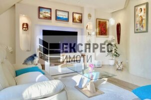 Neu, Möbliert, Luxuriös 1 Schlafzimmer Wohnung, Opera Varna