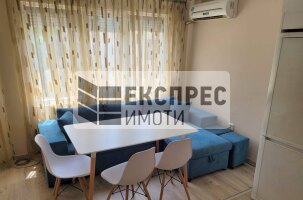 Обзаведен Тристаен апартамент, Лятно кино Тракия