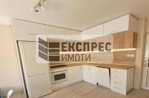 Обзаведен Тристаен апартамент, Лятно кино Тракия