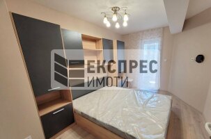 Обзаведен Тристаен апартамент, Лятно кино Тракия