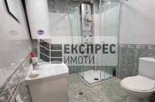 Обзаведен Тристаен апартамент, Лятно кино Тракия