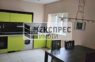 Обзаведен Двустаен апартамент, Операта