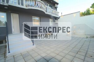 Нов, Обзаведен Двустаен апартамент, Гранд Мол Варна