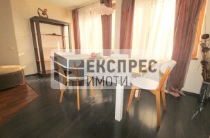 Luxuriously, furnished 2 bedroom apartment, Greek area