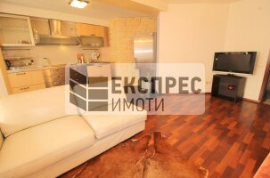 Luxuriously, furnished 2 bedroom apartment, Greek area