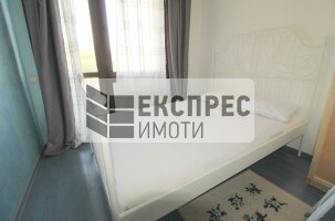 Luxuriously, furnished 2 bedroom apartment, Greek area