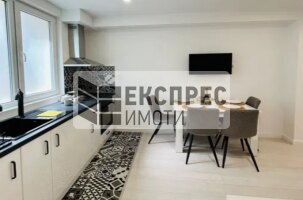 Обзаведен, Нов, Луксозен Тристаен апартамент, Гръцка махала