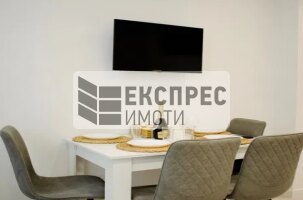 Обзаведен, Нов, Луксозен Тристаен апартамент, Гръцка махала
