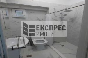 Обзаведен Четиристаен апартамент, Операта