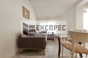 Обзаведен Тристаен апартамент, Лятно кино Тракия