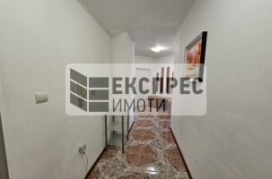 Обзаведен Тристаен апартамент, Лятно кино Тракия