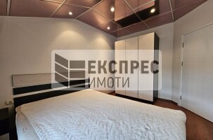 Обзаведен Тристаен апартамент, Лятно кино Тракия