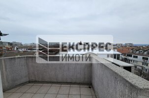 Обзаведен Тристаен апартамент, Лятно кино Тракия