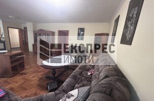 Möbliert, 3 Schlafzimmer Wohnung, Palace of Culture and Sports