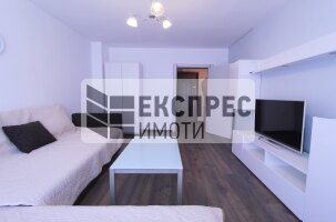 Обзавeден Тристаен апартамент, Окръжна болница