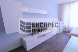 Обзавeден Тристаен апартамент, Окръжна болница