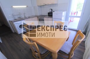 Обзавeден Тристаен апартамент, Окръжна болница
