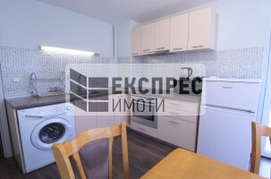 Обзавeден Тристаен апартамент, Окръжна болница