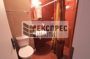 Обзавeден Тристаен апартамент, Окръжна болница