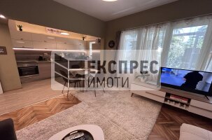 Обзаведен Тристаен апартамент, Център