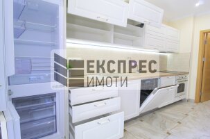 Луксозно, Обзаведен Тристаен апартамент, Окръжна болница