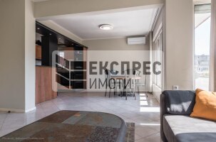 обзаведен Тристаен апартамент, Окръжна болница