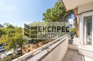 обзаведен Тристаен апартамент, Окръжна болница