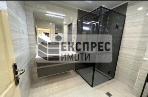 обзаведен Тристаен апартамент, Окръжна болница