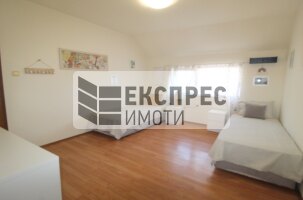Обзаведен Тристаен апартамент, Левски