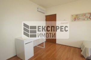 Обзаведен Тристаен апартамент, Левски