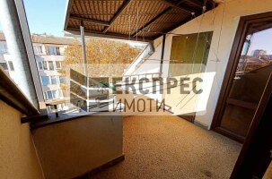 Обзаведен, Тристаен апартамент, Окръжна болница