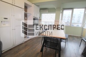 Обзаведен Четиристаен апартамент, Общината