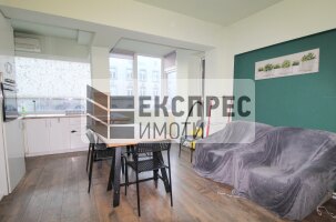 Обзаведен Четиристаен апартамент, Общината