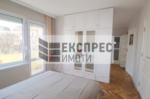 Обзаведен Тристаен апартамент, Център