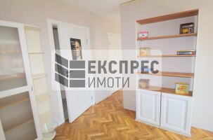 Обзаведен Тристаен апартамент, Център