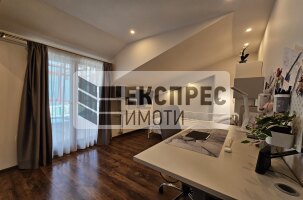НОВ, ЛУКСОЗЕН, ОБЗАВЕДЕН Четиристаен апартамент, Център