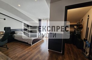 НОВ, ЛУКСОЗЕН, ОБЗАВЕДЕН Четиристаен апартамент, Център