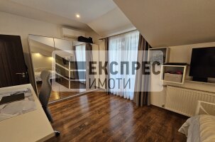 НОВ, ЛУКСОЗЕН, ОБЗАВЕДЕН Четиристаен апартамент, Център